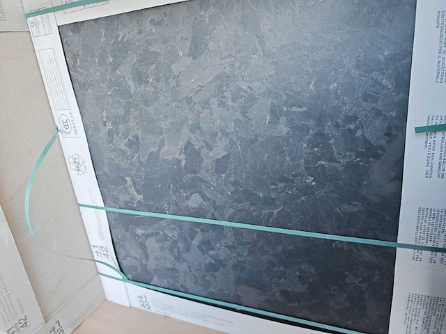 41zero42 solo black mat 80x80 cm tegel 51,2 m² - afbeelding 4 van  7