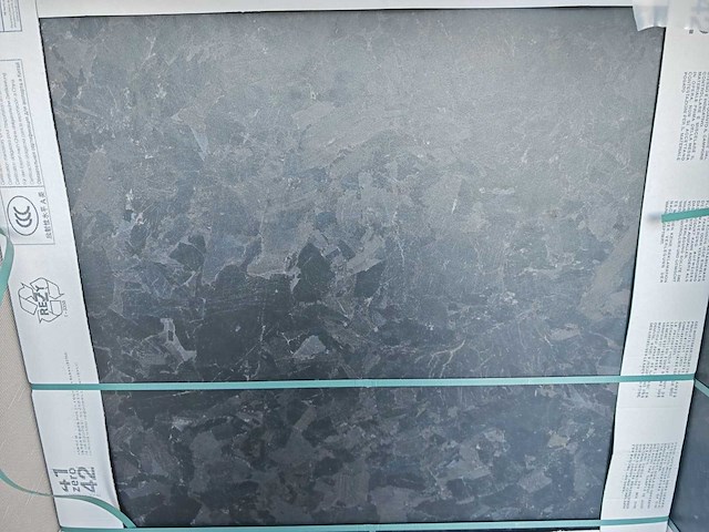 41zero42 solo black mat 80x80 cm tegel 51,2 m² - afbeelding 3 van  7