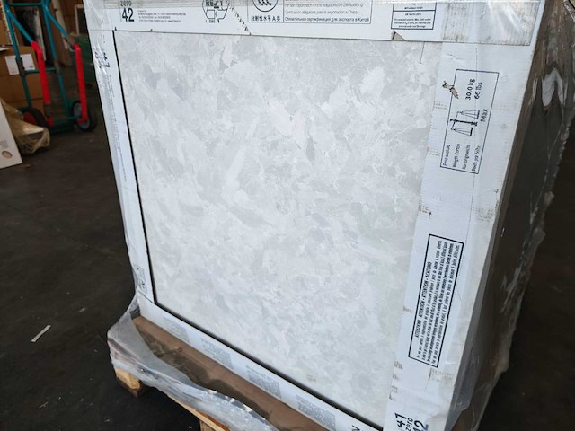 41zero42 solo white mat 80x80 cm tegel 53,76 m² - afbeelding 4 van  7