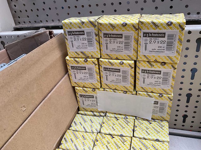 42 dozen met slagpluggen en schroeven - afbeelding 5 van  5