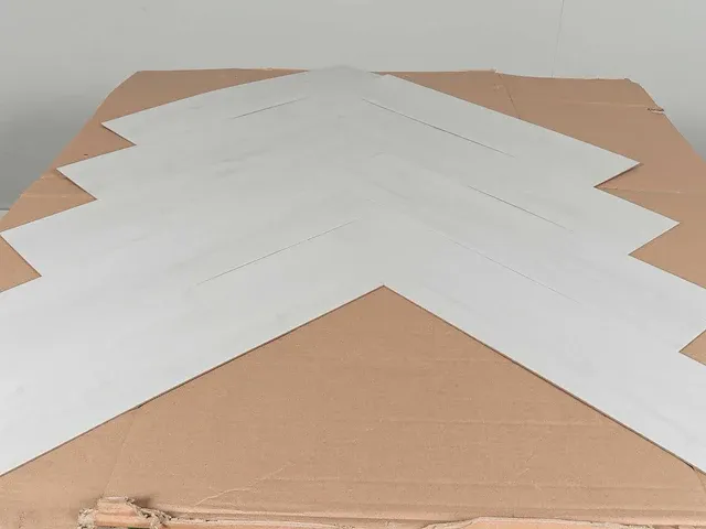 42 m2 pvc-dryback visgraat - 610 x 150 x 2,5 mm - afbeelding 2 van  4