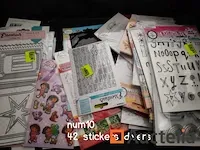 42 verpakkingen van stickers nieuw - afbeelding 1 van  1