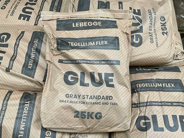 42 zakken lebegge flex tegellijm 25kg. - afbeelding 1 van  6