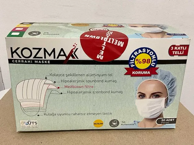 4200 diverse chirurgische mondmaskers - afbeelding 1 van  5