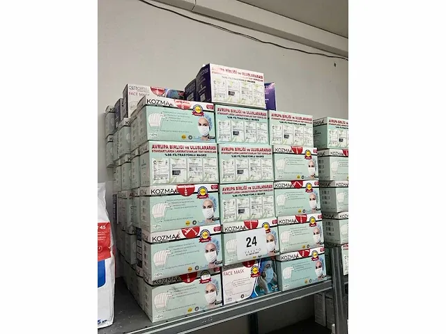 4200 diverse chirurgische mondmaskers - afbeelding 5 van  5
