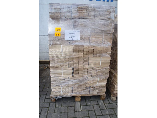 42,12 m² massief eiken visgraatparket 16mm - afbeelding 1 van  3
