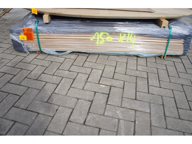 42,60 m² eiken planchetten 14mm - afbeelding 1 van  4