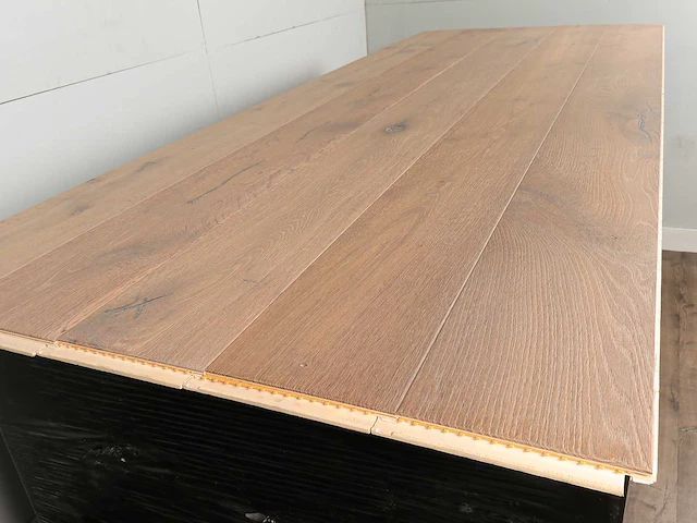 43 m2 parket eiken xl mutliplank - 2420 x 187 x 15 mm - afbeelding 2 van  4