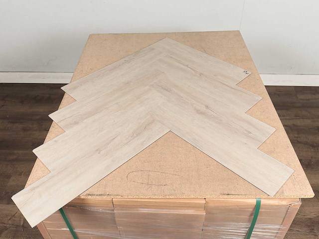 43 m2 pvc spc click visgraat met xps onderlaag - 610 x 150 x 5 mm - afbeelding 3 van  4