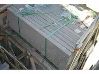 44 stuks donkerblauwe hardsteen boordstenen 100x5x30cm - afbeelding 1 van  6