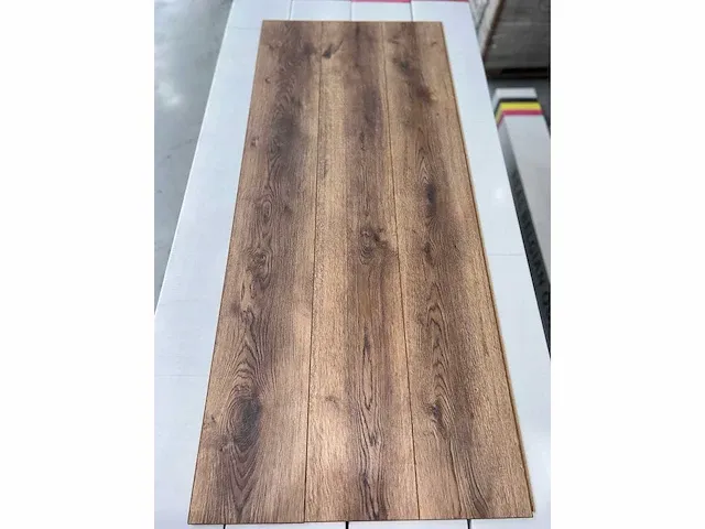 44,73 m² laminaatvloer 8mm - afbeelding 1 van  3