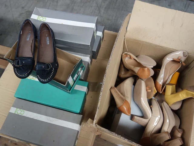 44x diverse schoenen - afbeelding 1 van  1