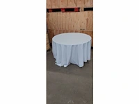 44x wit tafellinnen = 257m² - afbeelding 1 van  3