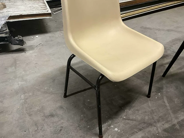 45 diverse pvc stoelen - afbeelding 8 van  10