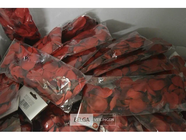 ±45 pakjes rozenblaadjes - afbeelding 2 van  2