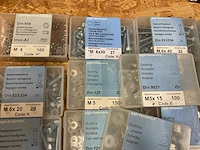 47 doosjes zeskantmoer; sluitringen; schroefogen; houtdraadbout; houtbouten - afbeelding 3 van  8