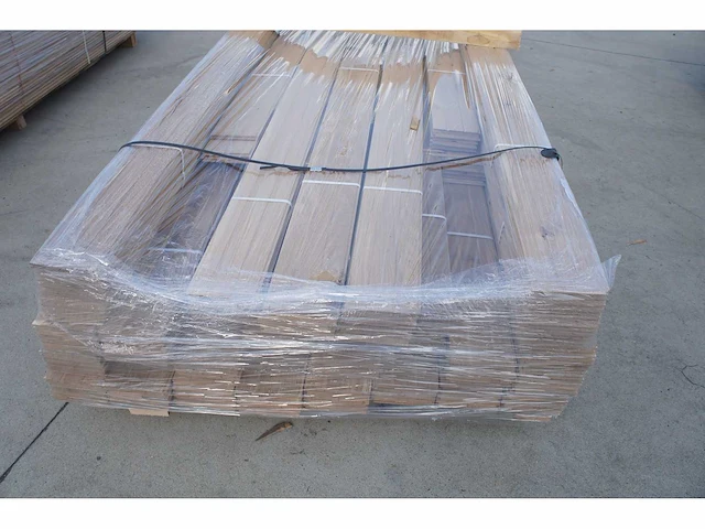 47,14 m² massief eiken parket 15mm - afbeelding 4 van  5