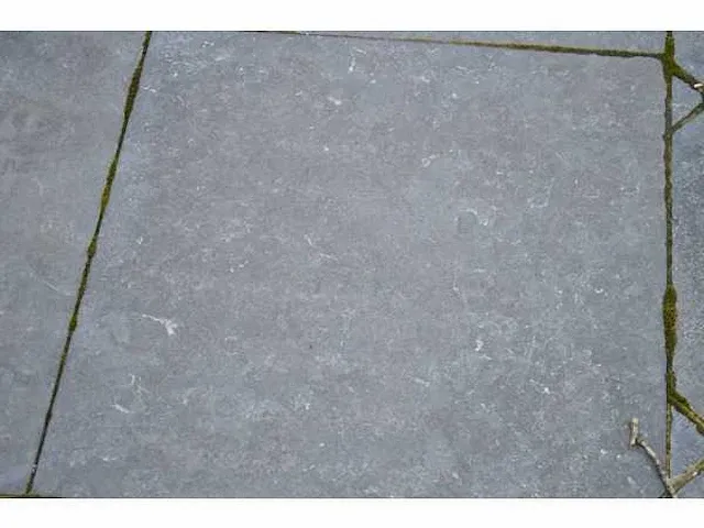 47,5m² donkerblauwe hardsteen tegels 60x60x3cm gebrand en geborsteld - afbeelding 3 van  4