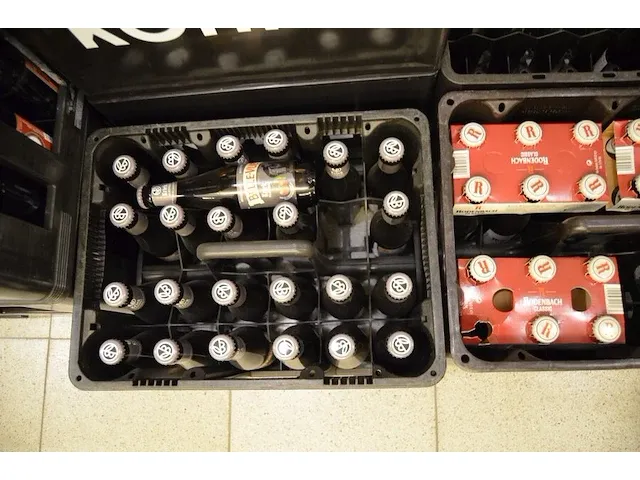 48 fl. tafelstout 25cl, 6 fl. piedboeuf blond 33cl, 18 fl. brand pils 30cl, 27 fl. kompel alcoholvrij 33cl, 20 fl. oude geuze boon 25cl, 28 fl. belle-vue gueuze 25cl, 2 fl.mort-subite geuze 25cl, 36 fl. rodenbach - afbeelding 11 van  11