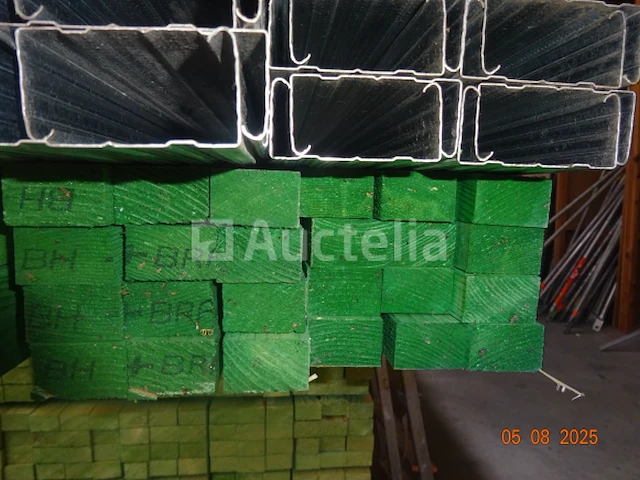 48 groene len latten 4m50/3cm/2,5cm - afbeelding 2 van  3