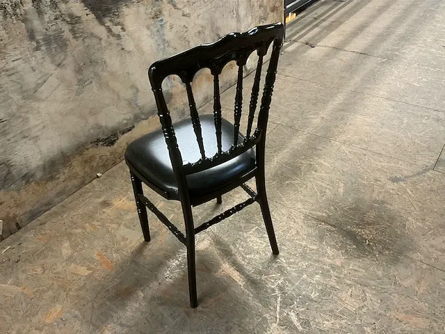 48 houten bijzetstoelen vif furniture, type napoleon - afbeelding 2 van  4
