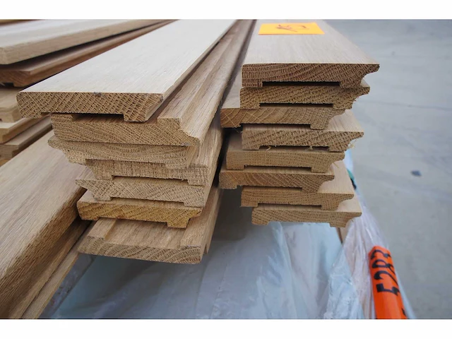 48 lm massief eiken plinten 12x68 - afbeelding 2 van  5