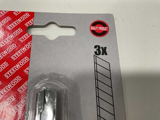 48 x afbreekmes met ijzeren geleider; inclusief 3 mesjes - afbeelding 2 van  3