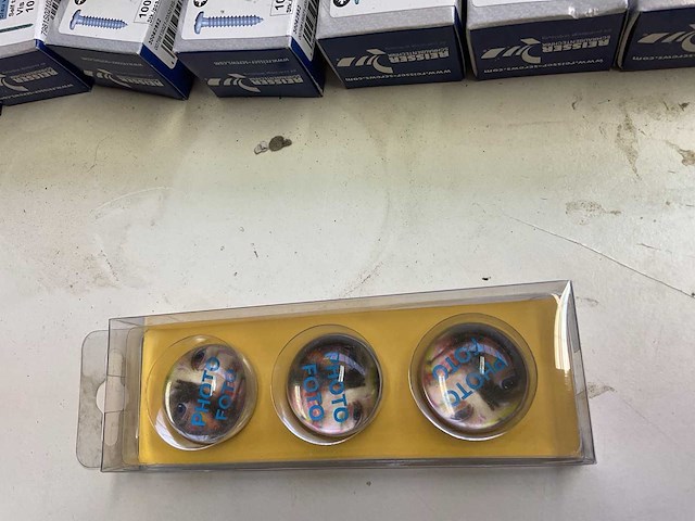 48 x set magneten; hand motief - afbeelding 2 van  3