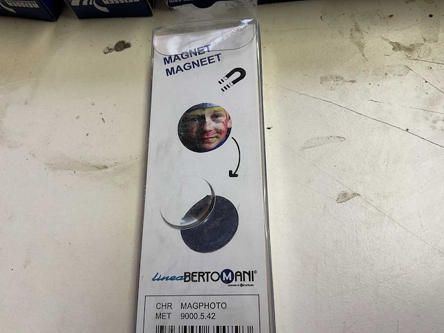 48 x set magneten; hand motief - afbeelding 3 van  3