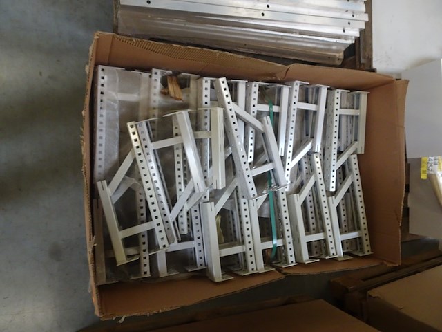 48x metalen bescherming palletstelling - afbeelding 1 van  3