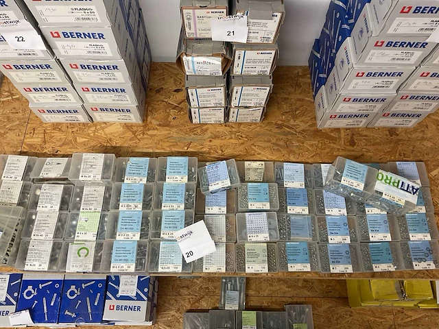 49 dozen bevestigingsmaterialen - afbeelding 1 van  5