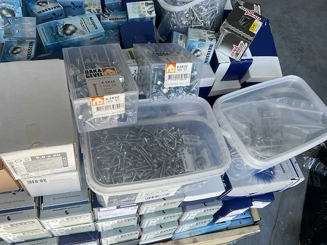 490 dozen deels inox bouten en moeren - afbeelding 13 van  17