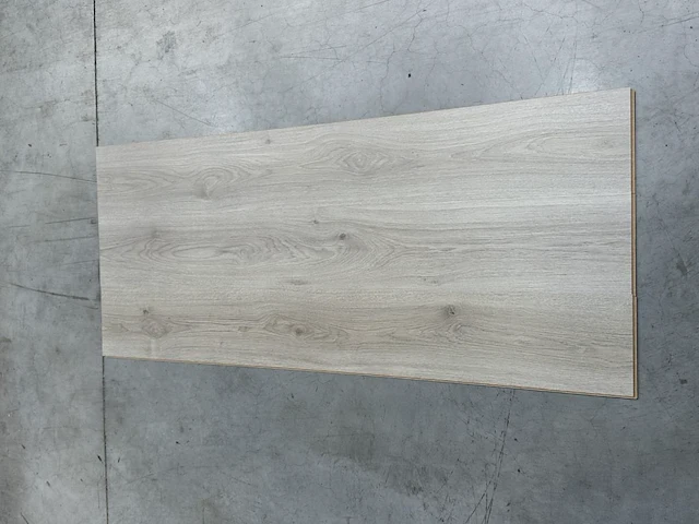 49,66 m² laminaatvloer 6mm - afbeelding 1 van  3