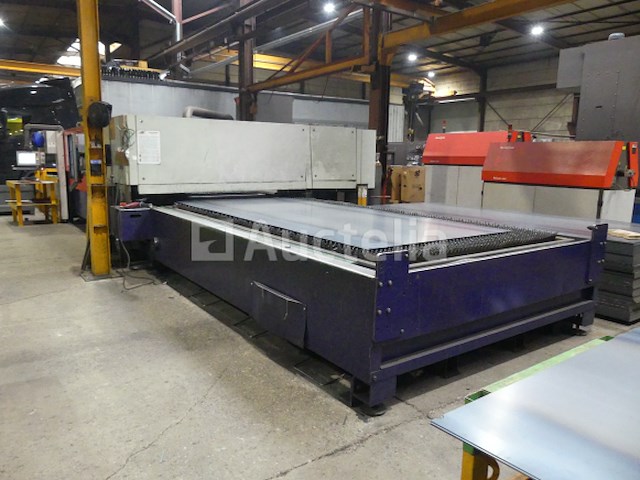 4m co² lasersnijmachine met koeler en dampzuig bystronic bylaser 4400 - afbeelding 13 van  27