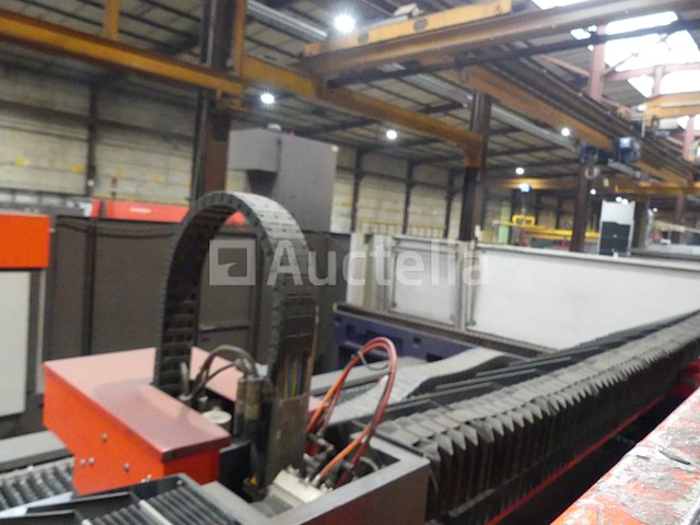 4m co² lasersnijmachine met koeler en dampzuig bystronic bylaser 4400 - afbeelding 23 van  27