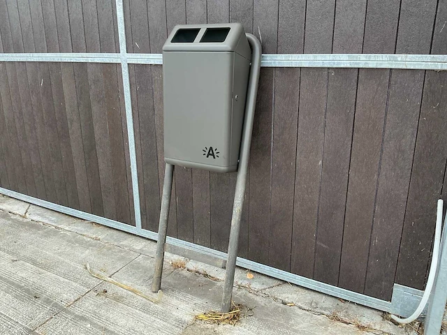4x afvalbakken ongebruikt - afbeelding 1 van  6