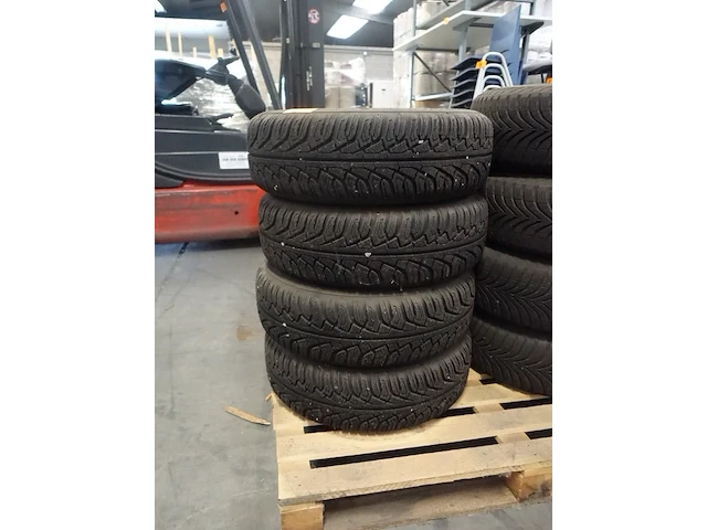 4x autoband uniroyal + velg dezent - afbeelding 1 van  7
