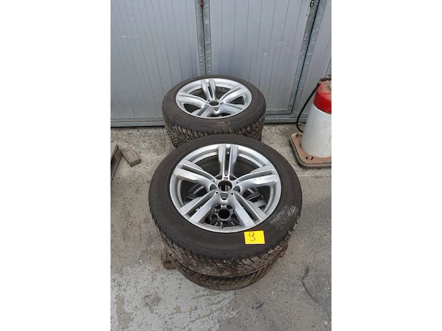 4x band op velg bmw - afbeelding 1 van  4