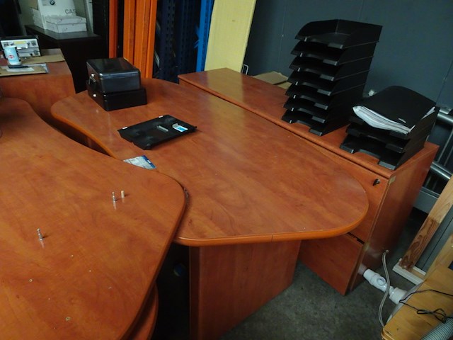 4x bureau + 2x bureaukastje - afbeelding 2 van  2