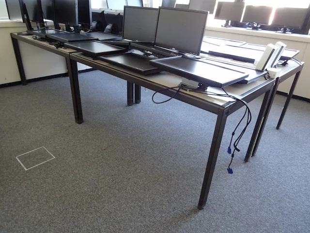 4x bureautafel + 11x stoel - afbeelding 1 van  5