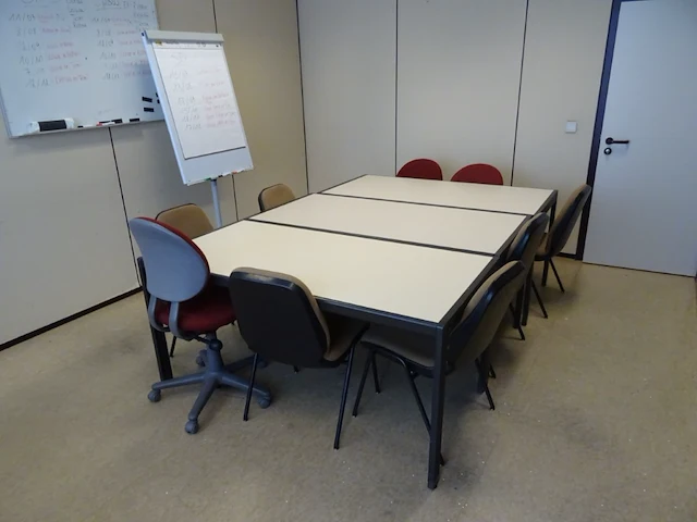 4x bureautafel + diverse stoelen - afbeelding 3 van  5