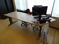 4x bureautafel + diverse stoelen - afbeelding 4 van  5