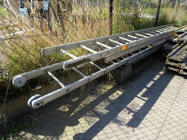 4x diverse alu ladders/onderdelen - afbeelding 1 van  2