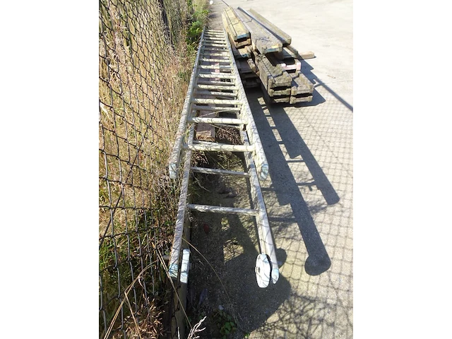 4x diverse alu ladders/onderdelen - afbeelding 2 van  2
