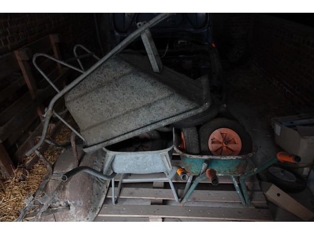 4x diverse bakwagens - afbeelding 1 van  2