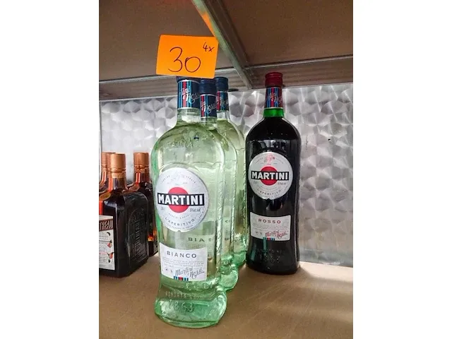 4x diverse flessen martini - afbeelding 1 van  1