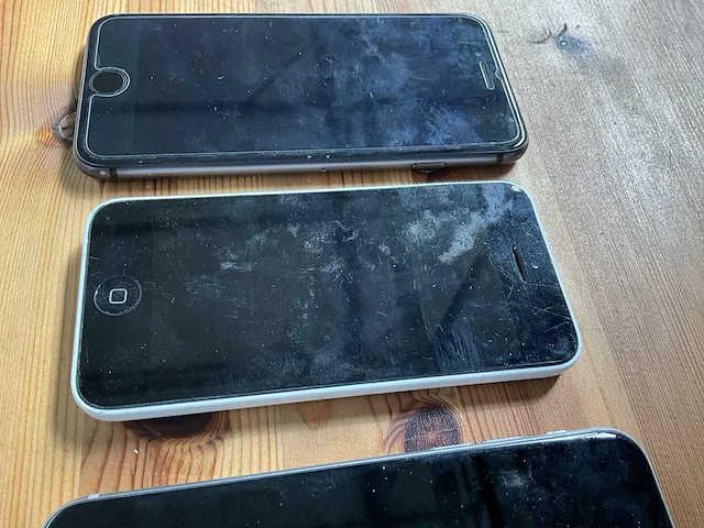 4x diverse iphones - afbeelding 5 van  14