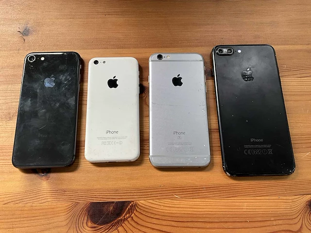 4x diverse iphones - afbeelding 1 van  14