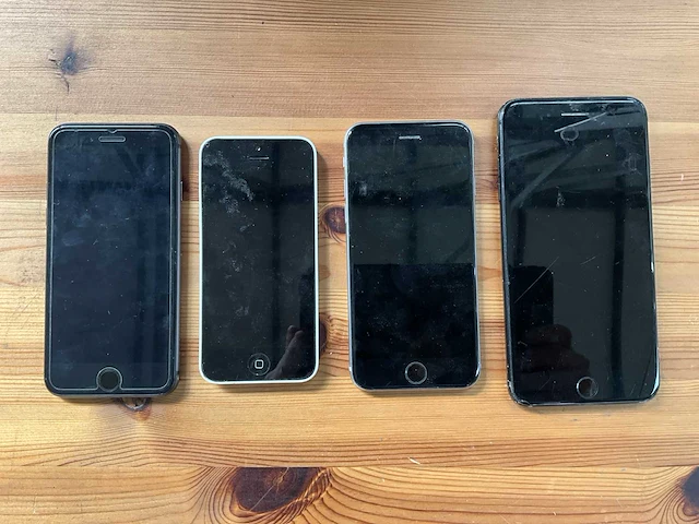 4x diverse iphones - afbeelding 11 van  14