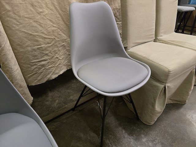 4x diverse stoelen - afbeelding 3 van  4